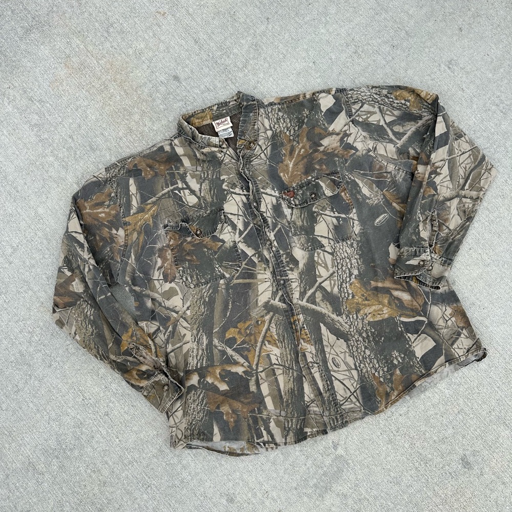 Vintage camouflage button up vented size XL hunting lightweight fishing pockets